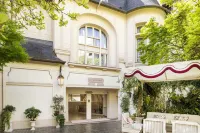 Renaissance Paris Nobel Tour Eiffel Hotel Hotels in Paris