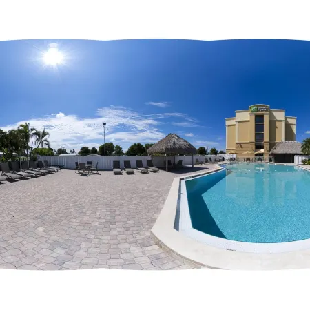Holiday Inn Express CAPE CORAL-FORT MYERS AREA by IHG