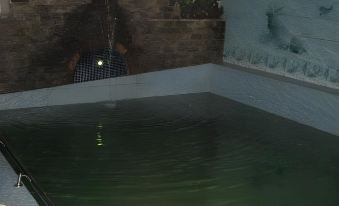 Ros les Prom Hotel