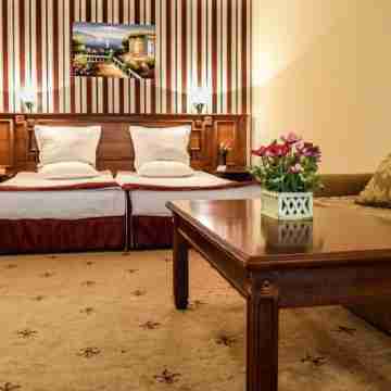 Karolina Hotel Rooms