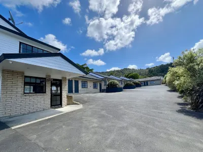 BK's Pohutukawa Lodge Отели в г. Фангареи