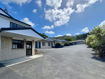 BK's Pohutukawa Lodge