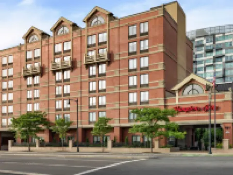 Hampton Inn Boston/Cambridge Hotels in Cambridge