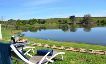 Under Oaks Guest House