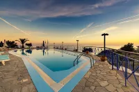 Karras Star Hotel