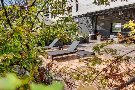 Abacus Hotel Отели рядом с достопримечательностью «Villa Ghirlanda Silva»