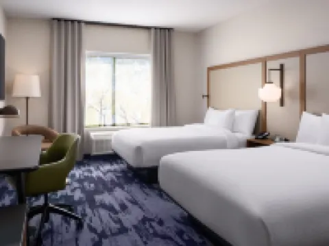 Fairfield Inn & Suites Waycross ウェークロスのホテル