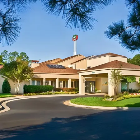 Country Inn & Suites by Radisson, Hampton Coliseum