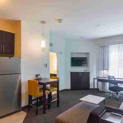 Residence Inn Denton Rooms