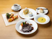 The Grand Palace - breakfast