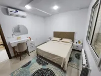 Elegant Furnished S1 with Security in Ariana - Tunisia Hôtels à proximité de : Gammarth Beach