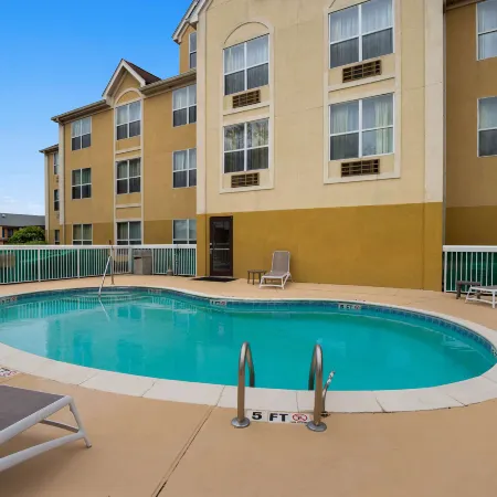 Comfort Inn & Suites Santee I-95