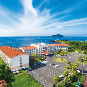 Ilseong Jeju Beach Resort Отели рядом с достопримечательностью «Пляж Хёпчже»