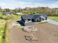 "Bryngeir" - 750m from the Sea Hotel in zona Voldby