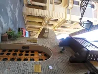Albergo Reggio Hotel in zona Piazza lenin/statua di lenin