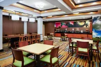 Fairfield Inn & Suites Plainville Hotels in Bristol