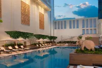 Jaipur Marriott Hotel - Rooftop Pools