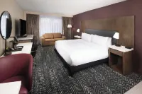 Four Points by Sheraton Manhattan Hotel dekat Ahearn Field House