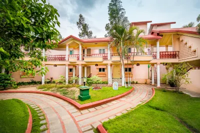 Hotel Sadhabishegam فنادق في Mayiladuthurai