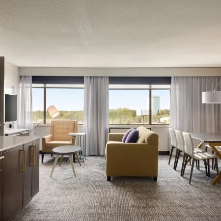 DoubleTree by Hilton St. Paul East Отели рядом с достопримечательностью «Музей науки штата Миннесота»