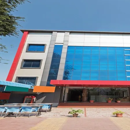 Hotel Sai Laxmi- Walkable Distance from Sai Baba Temple