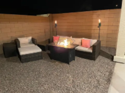 River Close, Newer Home! Great Neighborhood Minutes from Laughlin! Close to All!