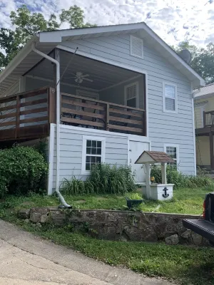 Waterfront property perfect for a relaxing weekend or family get away Hotels in Camden County