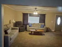 Short Walk to Ball State University Campus - Quiet Neighborhood Hotels in Muncie