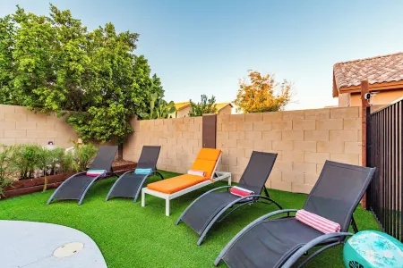 View Fireworks, Restaurants, Stadiums, Heated Pool