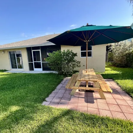 Family-friendly home near Downtown, Stadium, & Beaches.