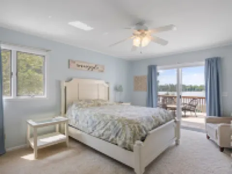 Lakefront Home- 7 bedroom 4.5 bath- Sleeps 16 + Game Room, PS-4 - Badin Lake, NC Hotels in Eldorado