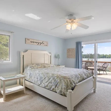 Lakefront Home- 7 bedroom 4.5 bath- Sleeps 16 + Game Room, PS-4 - Badin Lake, NC