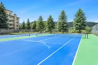 Beaver Creek West 4bd/4ba free Ski shuttle The Perfect Mountain Nest