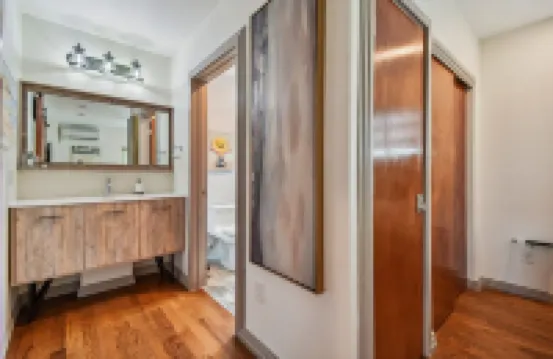 Modern Pool House Oasis