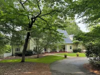 Water's Edge Oconee - Rest & Play by River, Lake, and Pool close to Athens, GA
