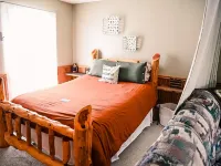 Des Moines River Front Cabin- Fishing/Hunting/Kayaking Hotels in Van Buren County