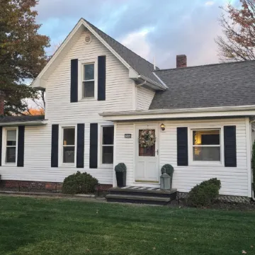 Great Group Gathering Spacious 5-bd/2.5 B house 2 Kitchens, Hot Tub, Large Yard