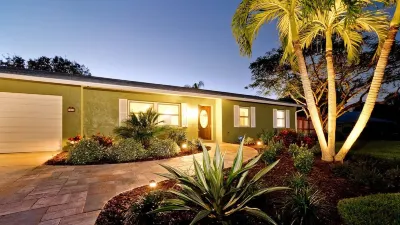 Tropical Oasis with heated pool/jacuzzi - 10 min from Anna Maria Island beach!!! Hotels near Publix Super Market at Bradenton Commons