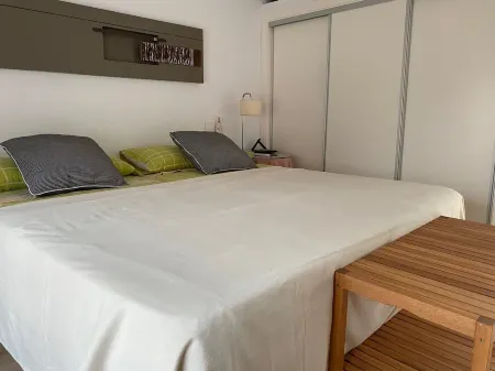 Nice house in San José 500 meters from the beach Отели рядом с достопримечательностью «Camping Albergue Tau»