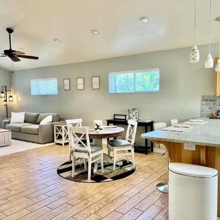 Cozy and quiet Detached unit 1 bedroom in Beaverton area