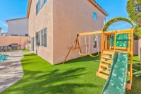 Stylish Modern Villa! 4 Bedrooms 2.5 Bath.