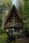 Spacious North Cascades Riverside A-Frame w/ Mt Baker Views - Dog-Friendly
