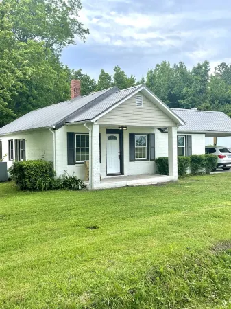 Quaint 3BR Newly Renovated Pet-Friendly Private Home on 3 Acres 1hr to OBX Отели в г. Гам Нек