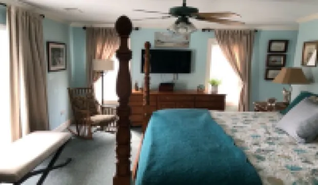 2 Family House Steps from Beach; 2 Master Bedrooms; Beach and Bike Equipment too