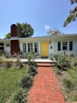 Gracie's Cottage 15 min to Beach Hotels near Retro Rosie and Cobweb's