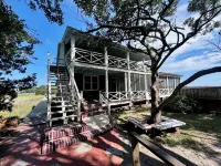 Creek Front Home, Short Walk to the Beach. Beautiful Marsh Views!