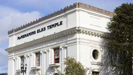 PROMO 15% WEEKLY/45% MONTHLY DISCOUNTTacoma's Theater Dist. High-End Condos.