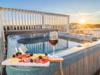 Oceanfront, Heated Pool, 2 Hot Tubs, BBQ, Game Rm, BBQ, Fully Loaded Hotels in Duck
