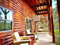 Amazing Mountain Views at the 2-Story Highland Hideaway