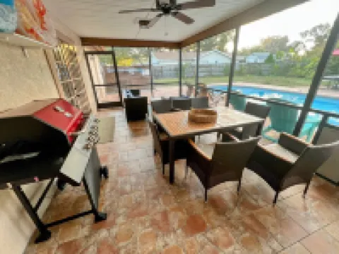 Dream Vacation Home w/heated pool near Clearwater&St. Pete/beaches quiet